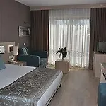Lucida Hotel Çamyuva