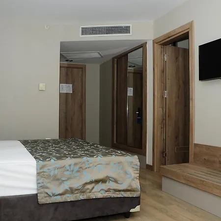 Hotel Lucida - Ultra 5*
