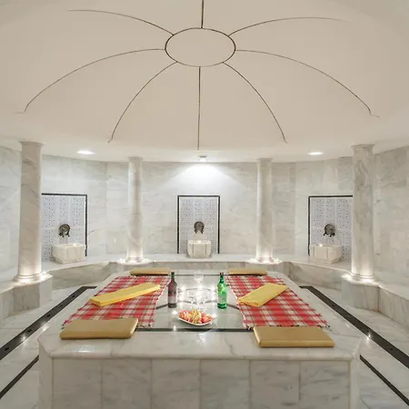 Lucida Hotel